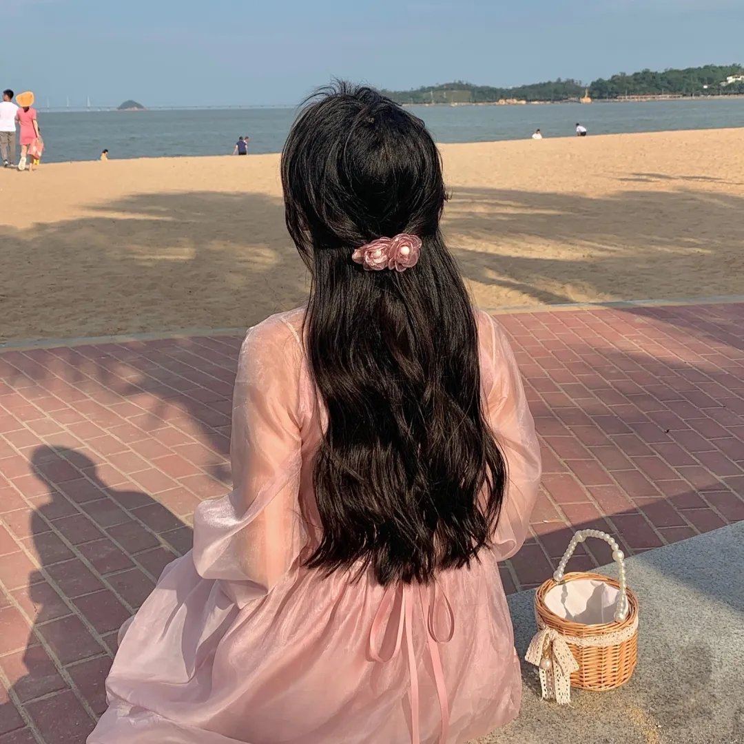 黑夜里的眼睛